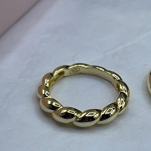 Twisted rope look 14K GP sterling silver ring. New. - Picture 4 of 8